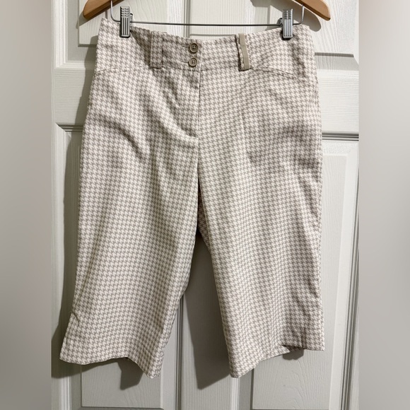 Nike Pants - Nike Women's Beige Houndstooth Bermudas